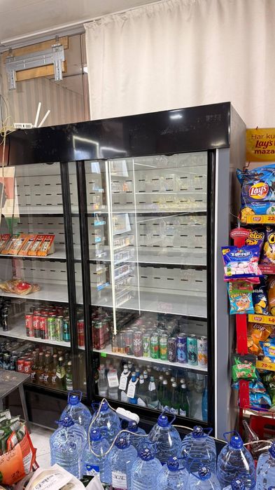 Холодильник витрина