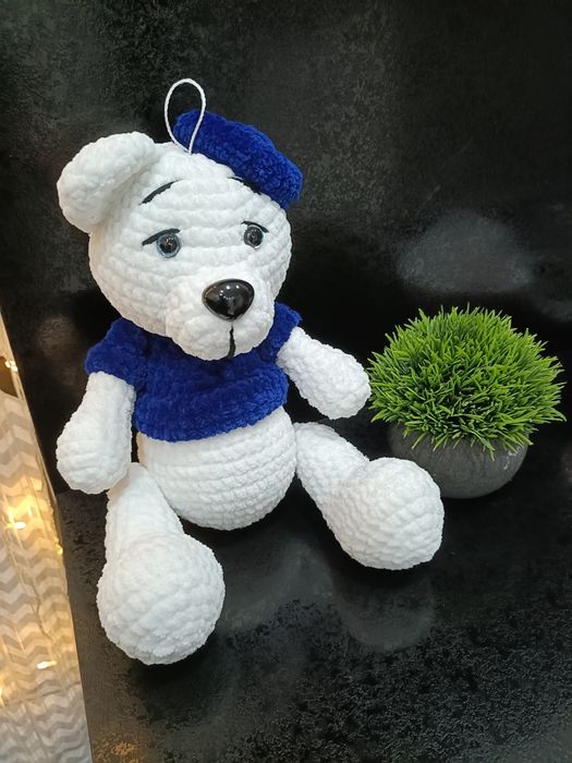 Продам вязанного медведя