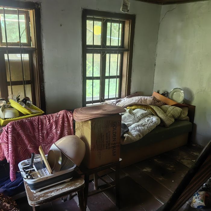 Продавам къща в полите на Еленския балкан село Плаково.