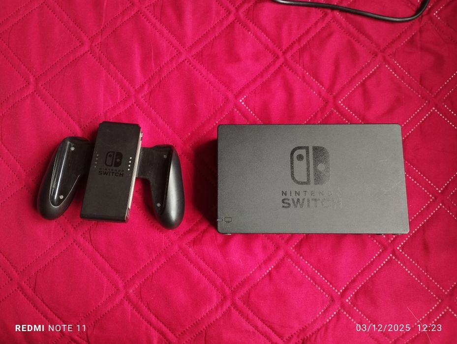 Nintendo switch с два калъфа