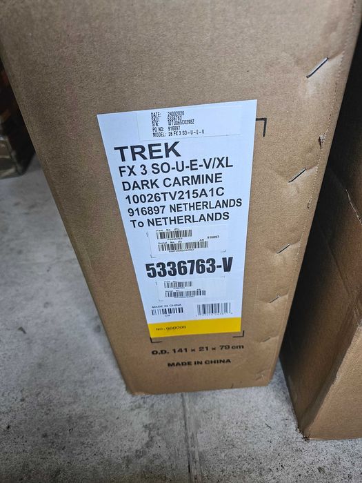 Bicicletă Trek FX 3, Dark Carmine XL – NOUĂ, sigilată în cutie