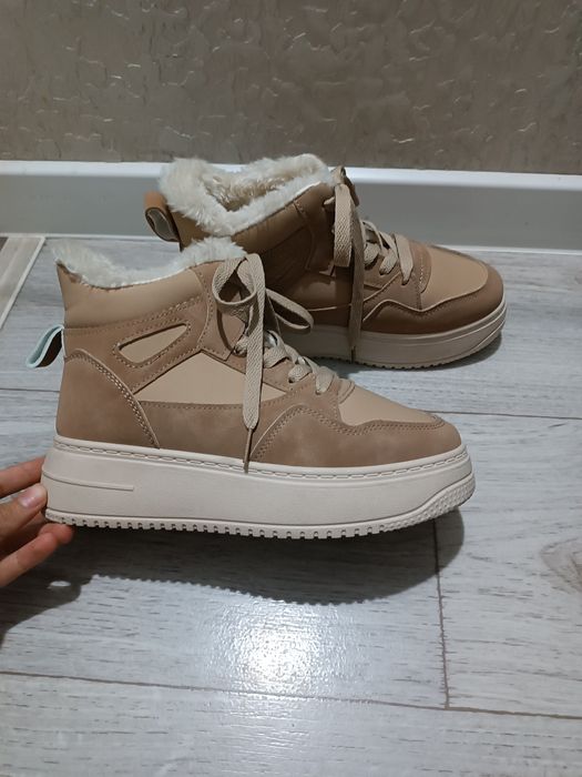 Новая зимняя ботинка