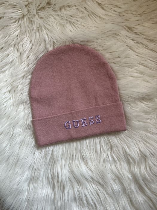 Нова шапка guess