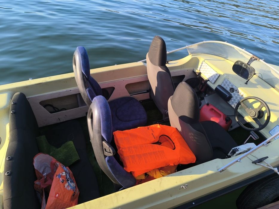 Vand schimb Barca cu motor 50cp peridoc inmatriculate  RO