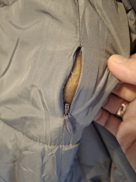 Продам куртку женскую