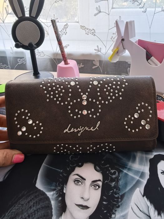 Дамско портмоне desigual