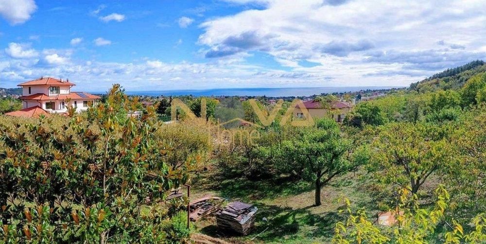 Парцел в Варна-м-т Траката площ 1213 цена 206000