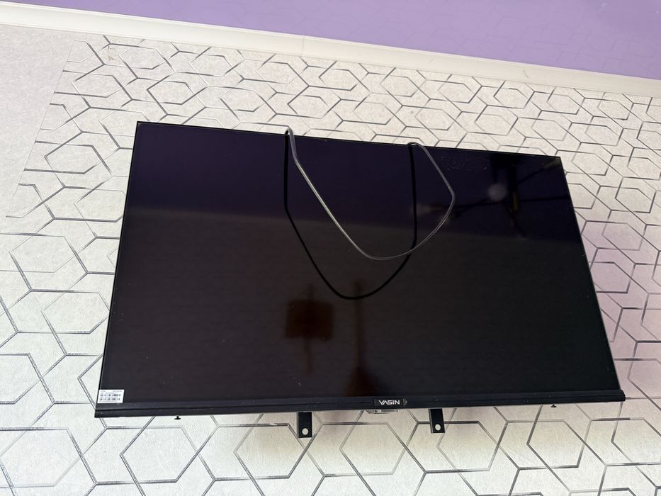 Телевизор YASIN 28” Smart TV (Android / Google TV)