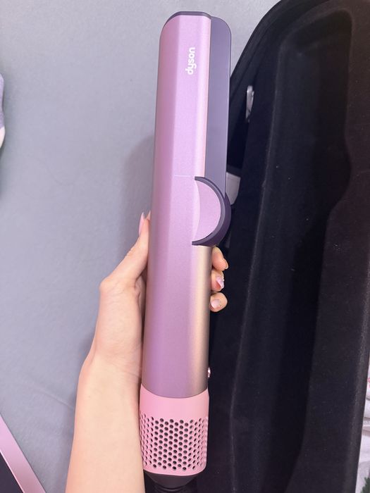 Dyson airstrait