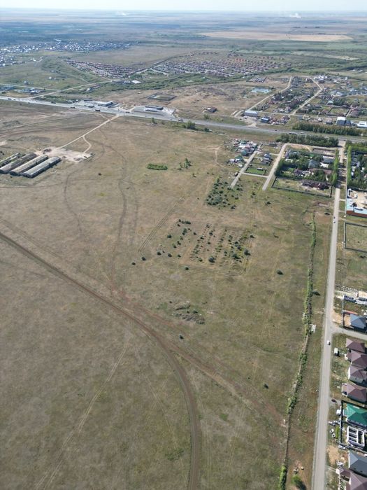 Вдоль асфальта с газом участки