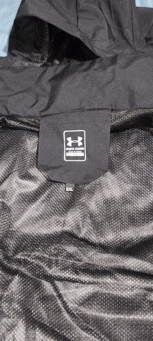 Яке / ветровка Under Armour  Jacket