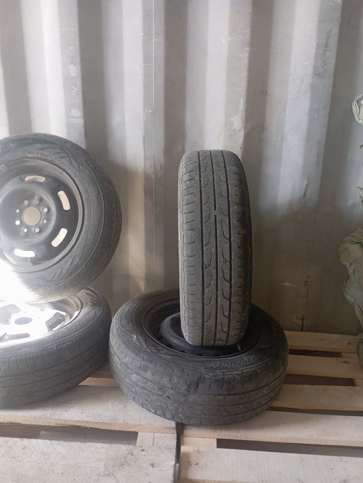 Продам резину на 13