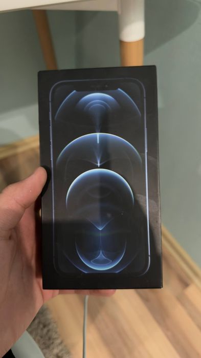 Iphone  12pro синего цвета