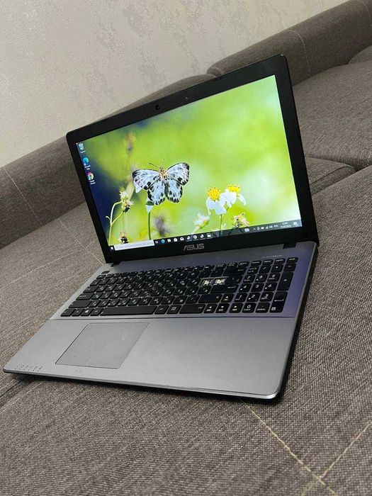 Шустрый ноутбук Core i3 с быстрой SSD памятью