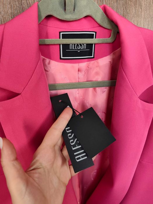 Alessa нов блейзър циклама