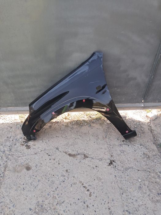 Продам крыло на тойота раф 4