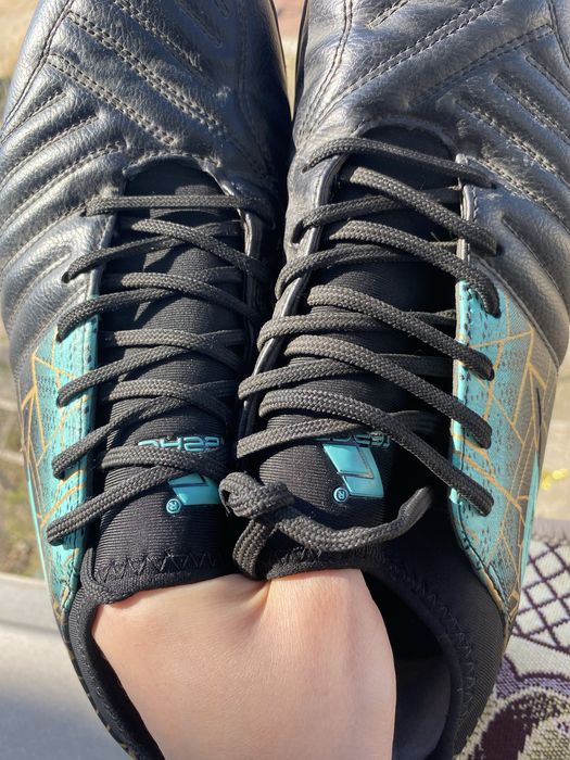 Бутцы Б/у 2000тенге