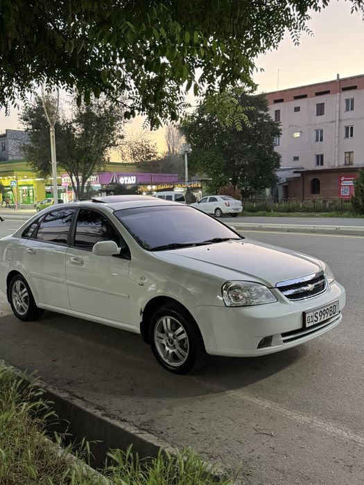 Lacceti 1.6 Avtomat 2013