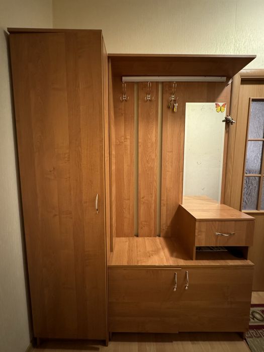 Продается прихожка-шкаф БУ