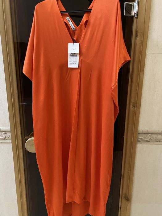 Платье Zara.20000 тенге