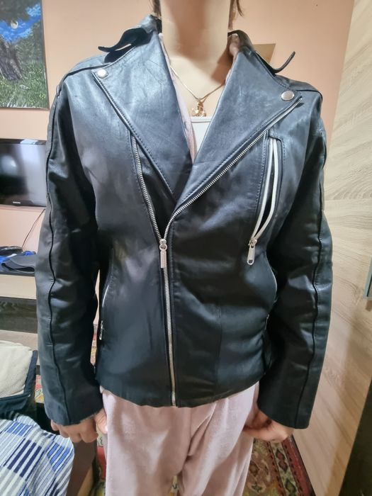 Куртка кожанная.