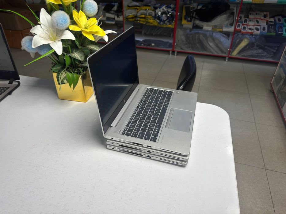 Hp elitebook Ryzen 5 Pro 3500U 4/256ssd ideal holatda 3ta bor