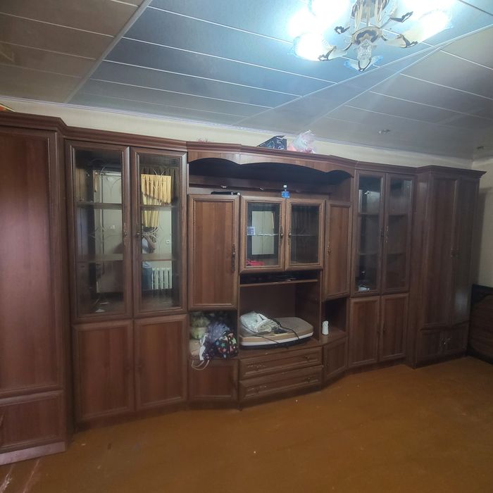 Стенка срочно сотилади