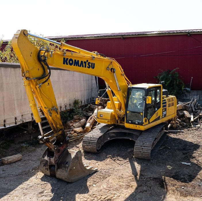 Inchiriez excavator Komatsu 23 tone