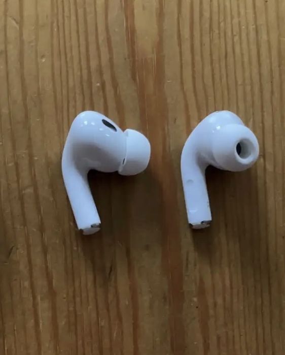 Apple airpods pro 2 - 60 лв броя!