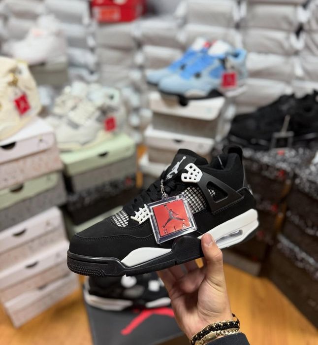 Jordan 4 White Thunder