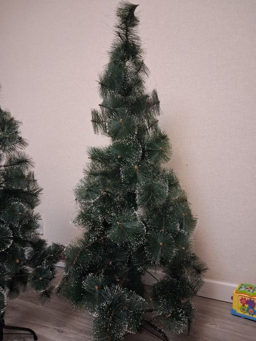 Ёлки  новогодние снежные пушистые