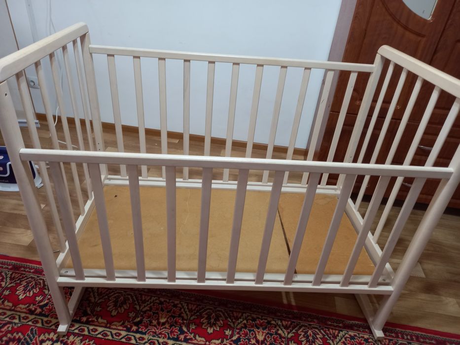 Продам детскую кроватку