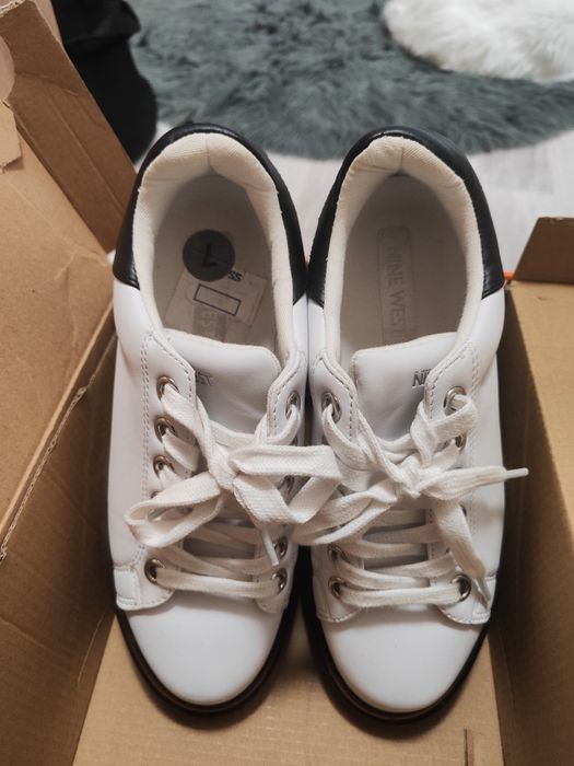 Дамски спортни обувки  Nine West