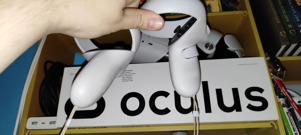 Продам VR шлем Meta (Oculus) Quest 2