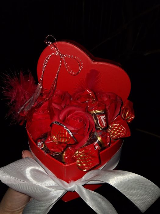 Martisor aranjament cutie