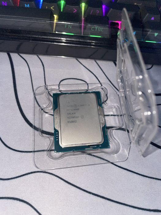 Продам процессор i5 12400F