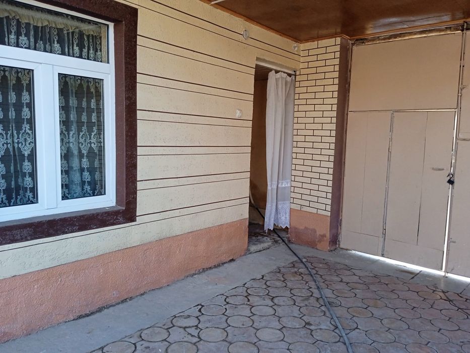 Uy sotiladi srochni 6 sutik