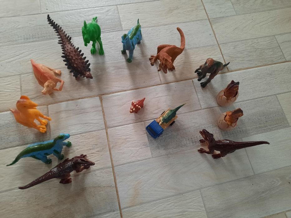 Lot jucarii dinozauri