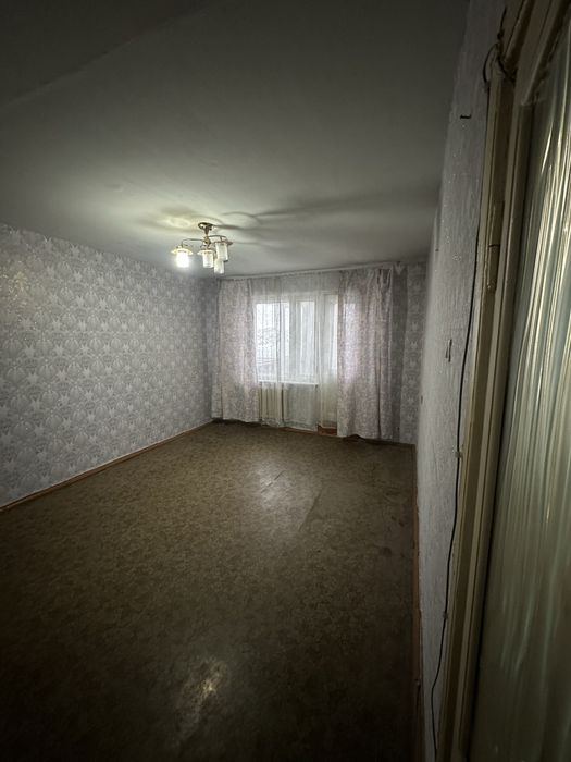 Продам 4 комнатную квартиру