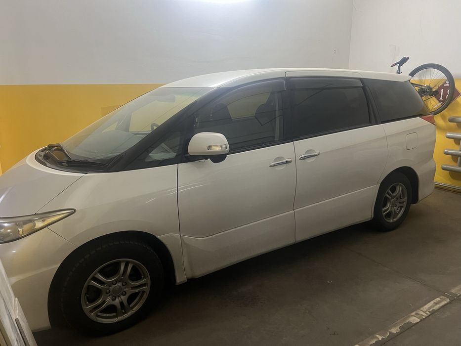 Тойота эстима 2010