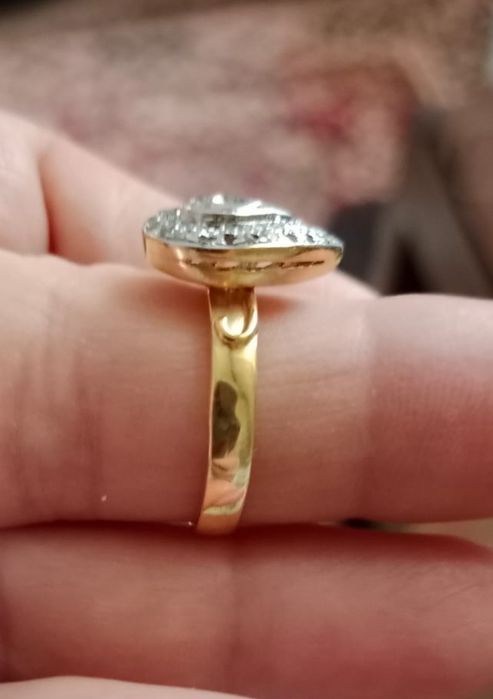 Прадяю кольца с бриллиантами