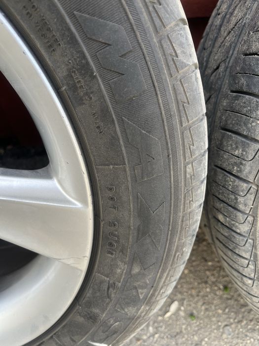 Продам летнию резину с дисками.