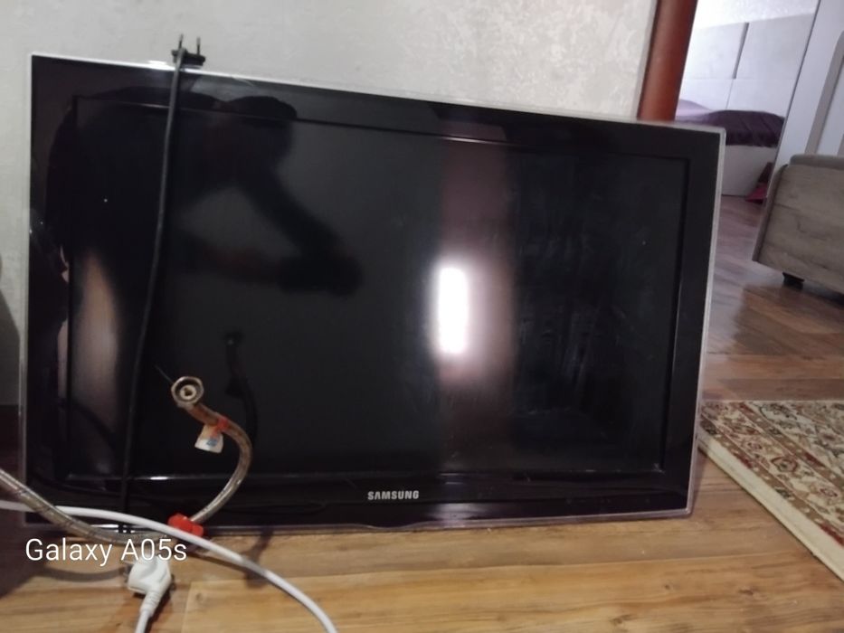 Продаётся телевизор и отау тв,и антенна