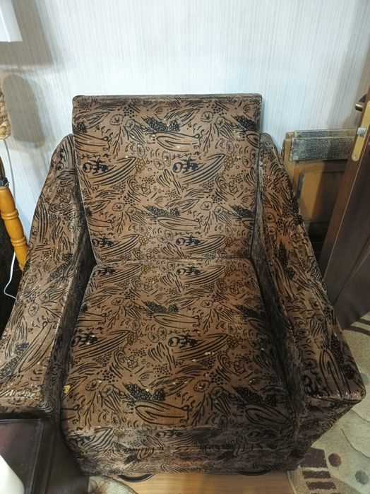 Donez pat și două fotolii