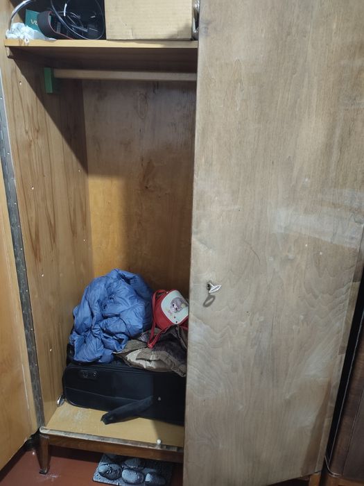 Шкаф большой румынский