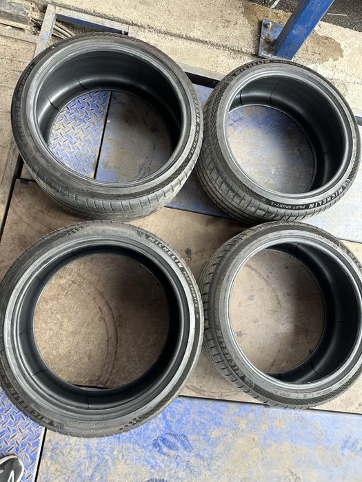 Продавам гуми Michelin Pilot Sport 4s  285/35/21-255/40/21
