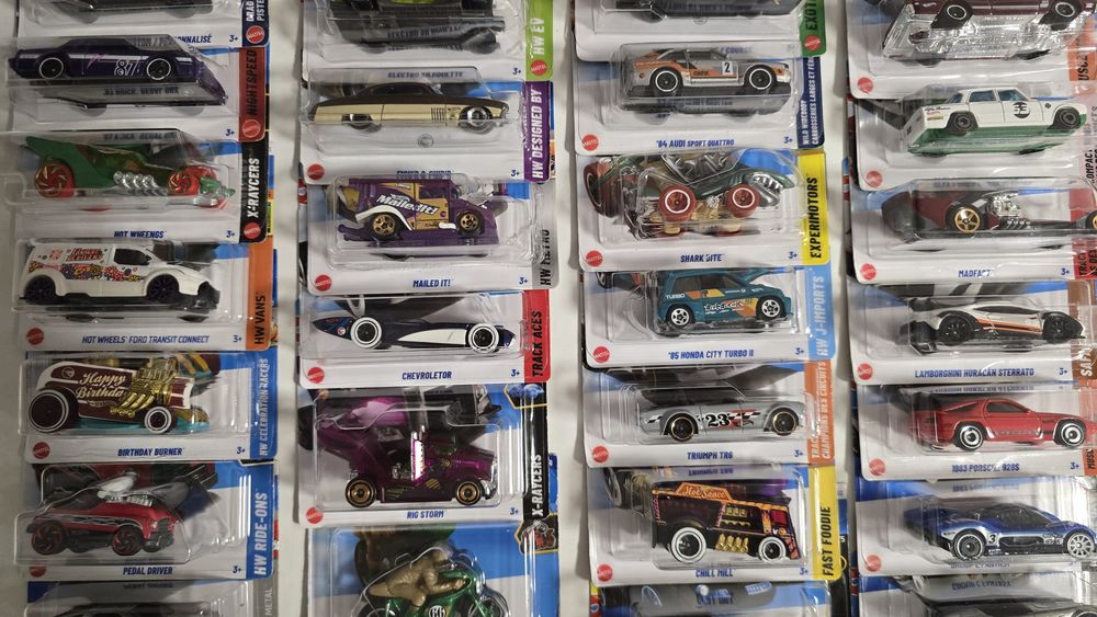 Colecție Hot Wheels 103 buc. — Treasure Hunt, Ferrari, Chase, erori de fabricație