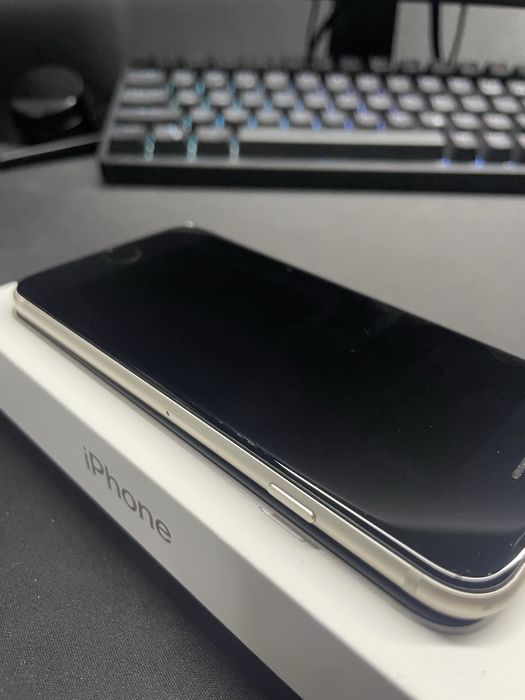 iPhone SE 2022 (3rd Gen) 128 GB