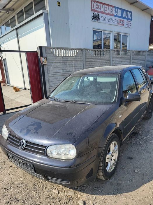 dezmembram volkswagen golf 4 capota/bara fata/usa fata/usa spate/stop