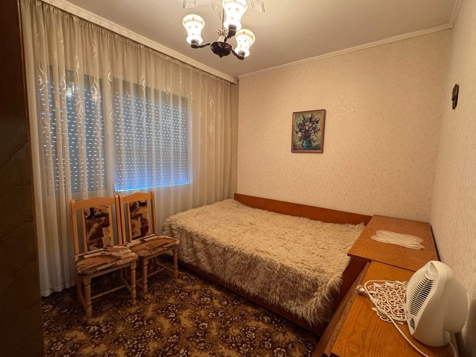 Дава се под наем Четиристаен апартамент в Търговище, Център - 85 кв.м за 204 € - Снимка #4